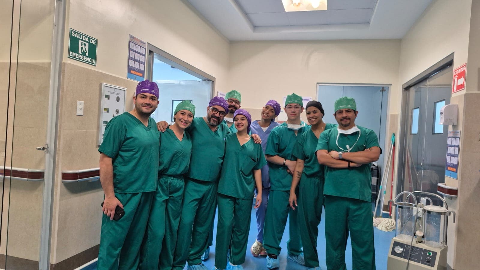 Misión Galápagos 2025: Innovación en Cirugía de Pie y Tobillo con el Dr. Alexander Soto